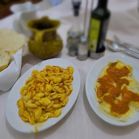 Da Paolino Πανσιόν Trinità dʼAgultu